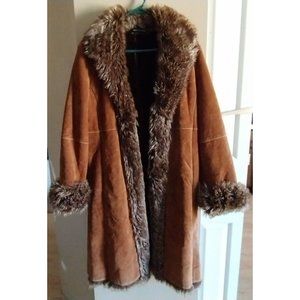 Gorgeous Wilson's Suede Leather Afghan Penny Lane Coat. Brown with faux fur lini